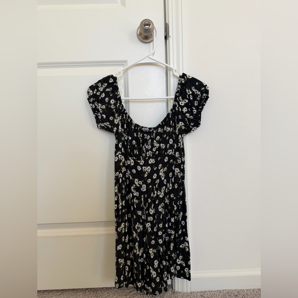 Floral Dress With Ruffled Sleeves